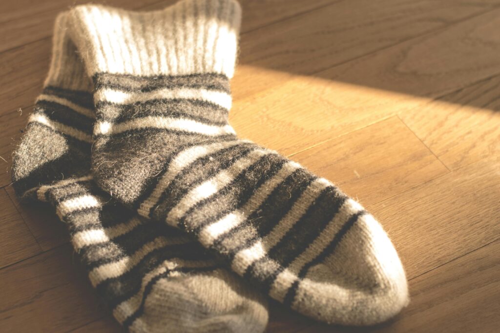 Quali sono i migliori rimedi per riscaldare i piedi freddi in inverno?